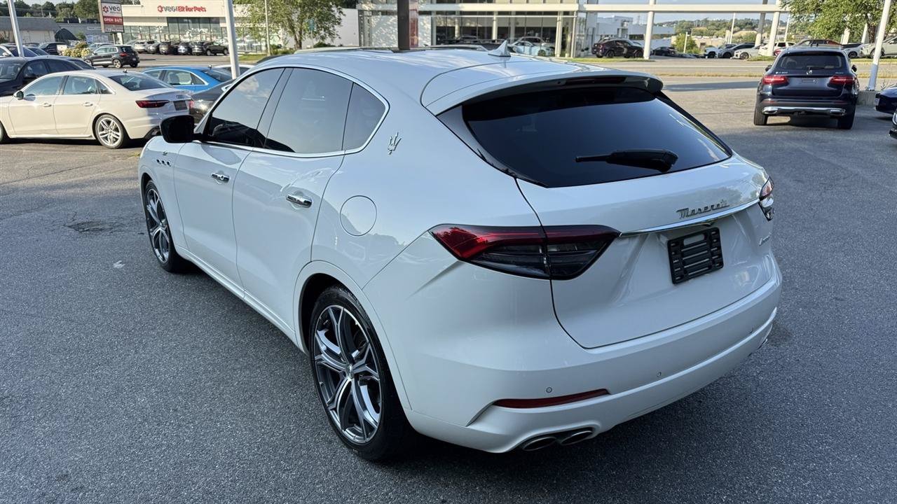 Used 2023 Maserati Levante GT AWD/4WD image 14