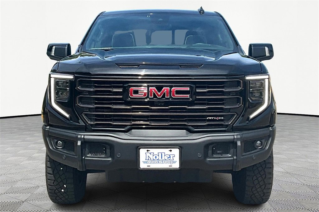Used 2025 GMC Sierra 1500 AT4X image 3