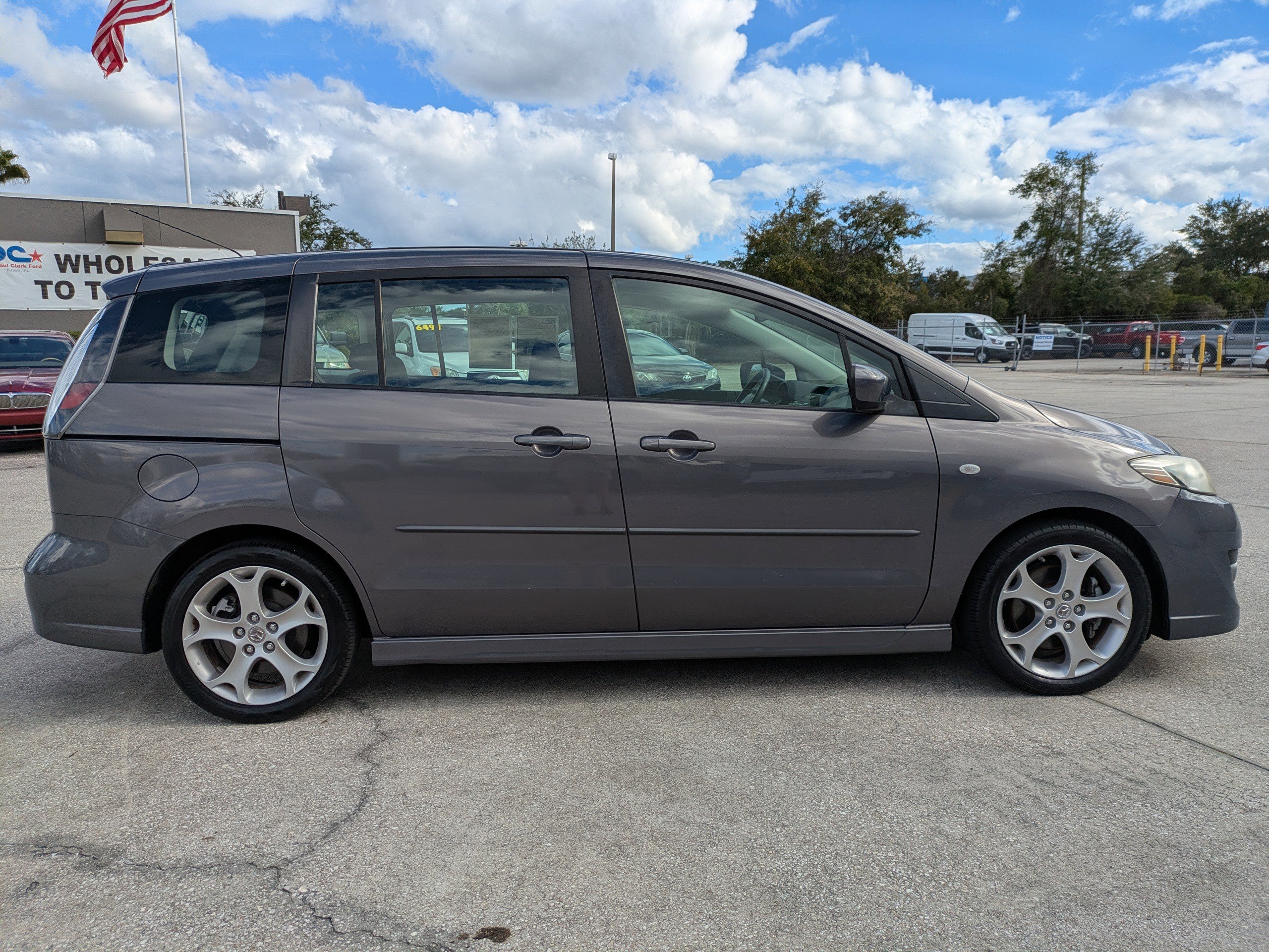 Used 2009 MAZDA MAZDA5 Touring image 3