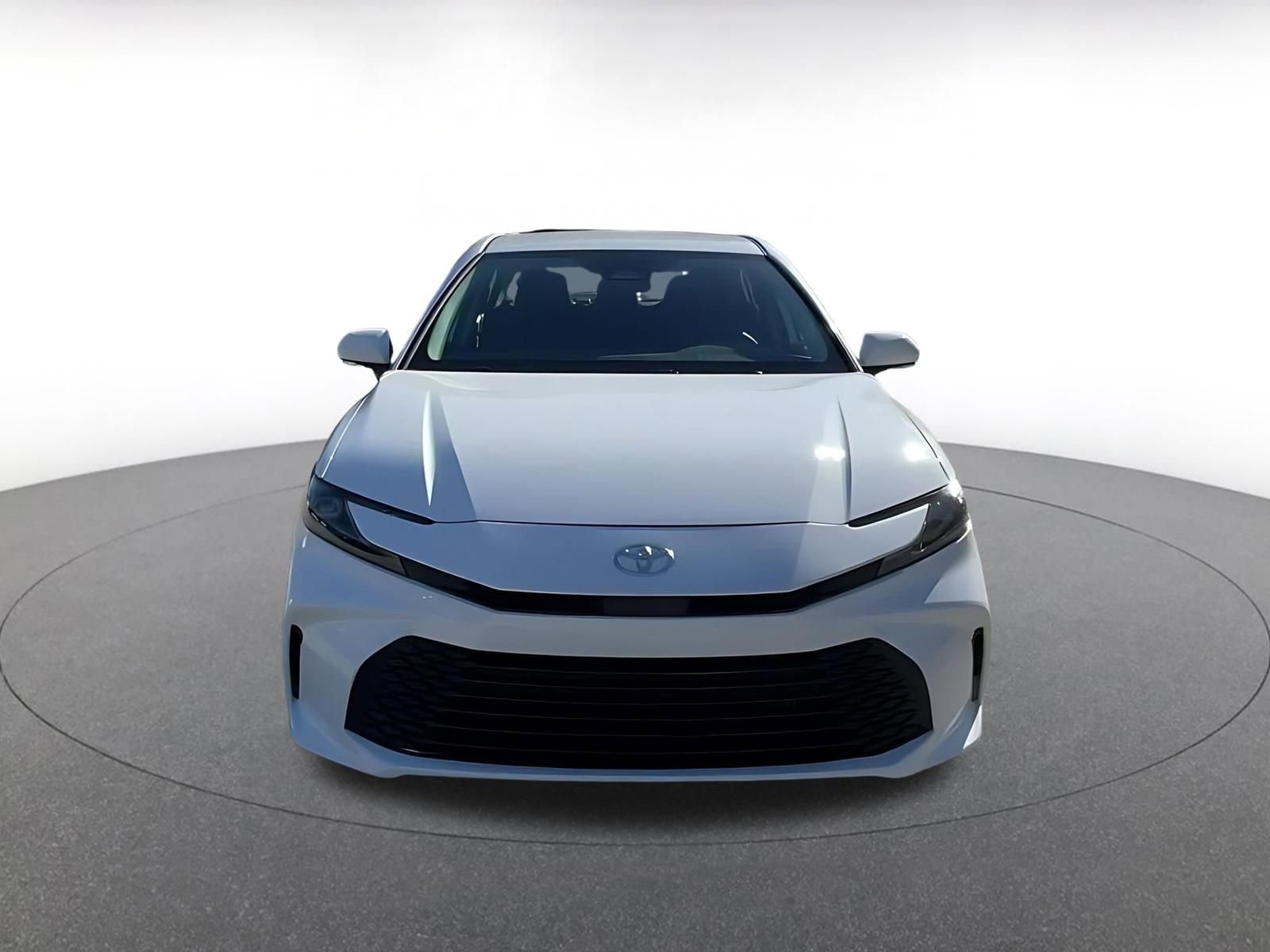 Used 2025 Toyota Camry LE image 4