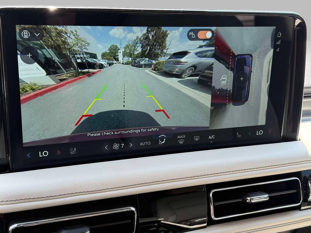Used 2026 Lincoln Aviator AWD image 7