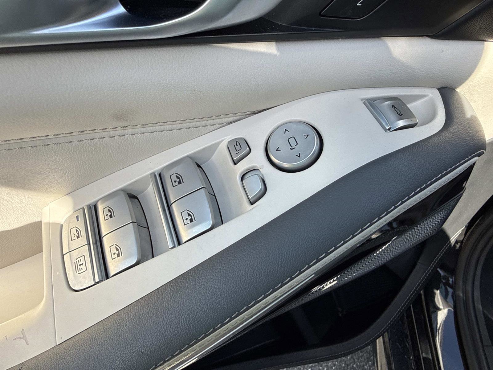 Used 2023 BMW X7 M60i w/ Executive Package AWD/4WD image 23