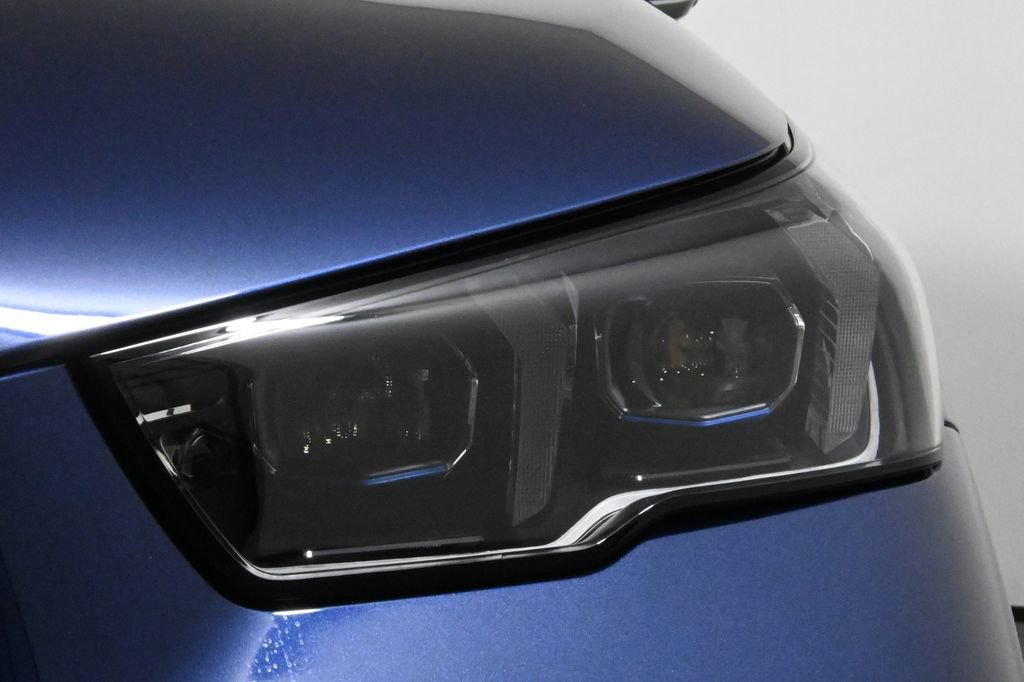 Used 2026 BMW 530i xDrive w/ Premium Package image 11