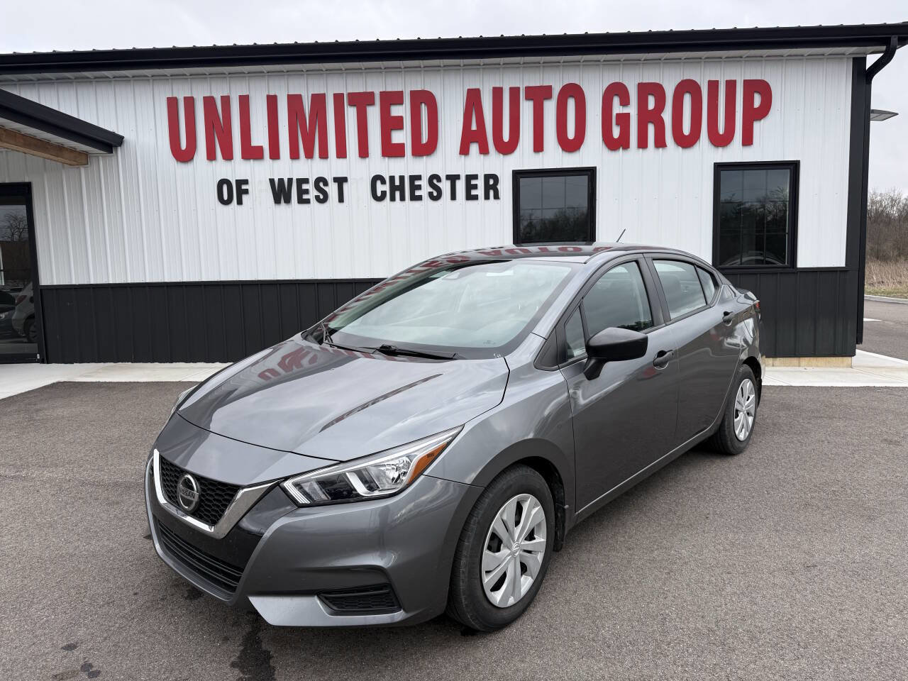 Used 2022 Nissan Versa S image 1