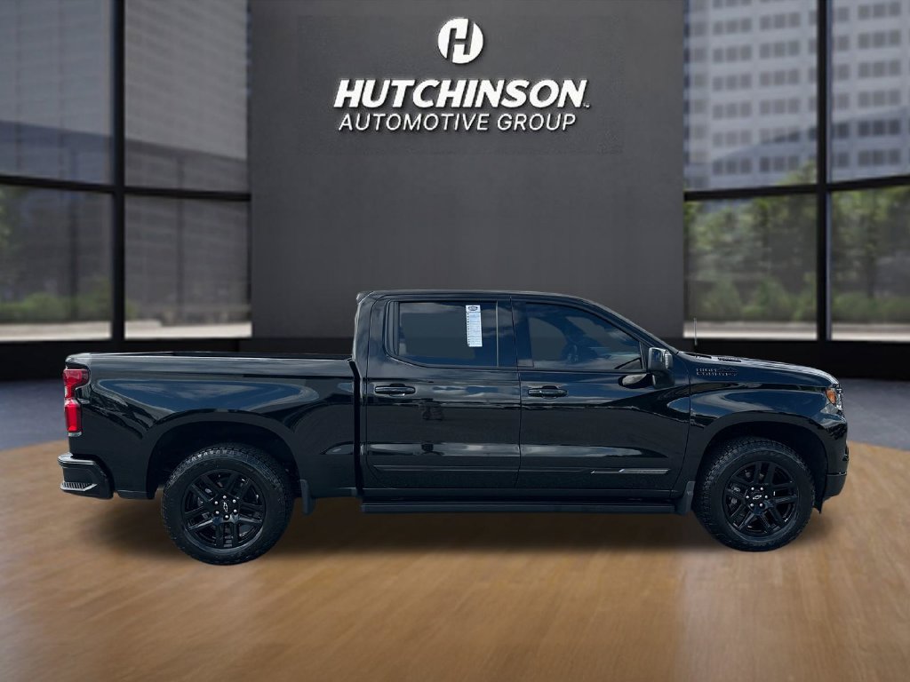 Used 2025 Chevrolet Silverado 1500 High Country w/ Midnight Edition AWD/4WD image 8