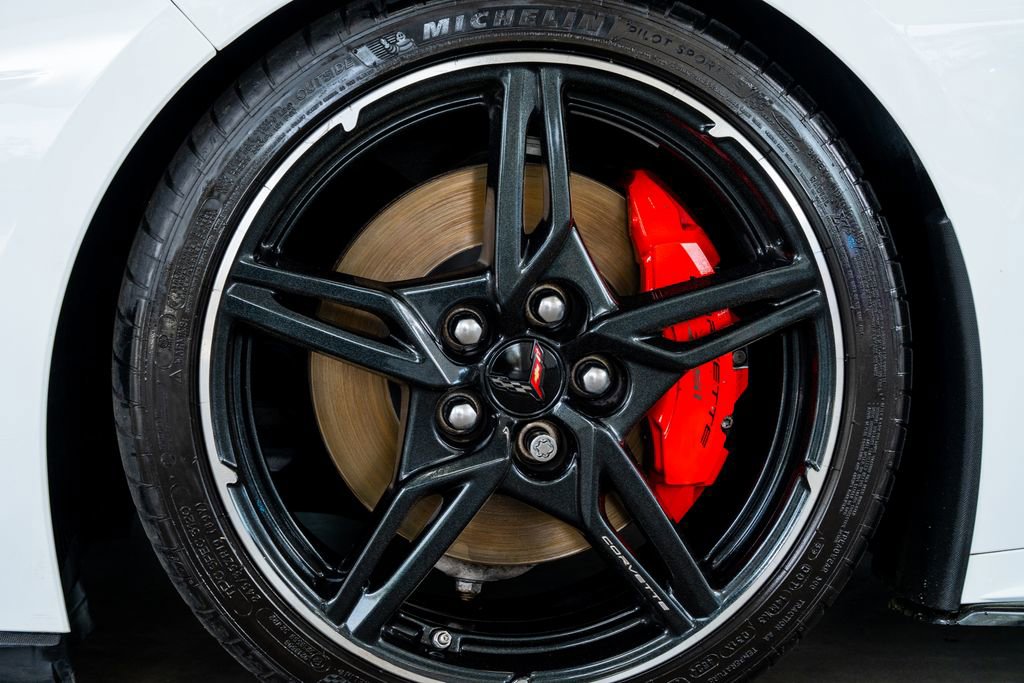 Used 2022 Chevrolet Corvette Stingray Coupe w/ Z51 Performance Package image 10