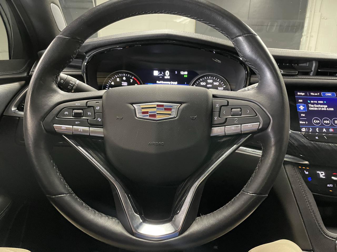 Used 2025 Cadillac XT6 Premium Luxury w/ Technology Package FWD image 26