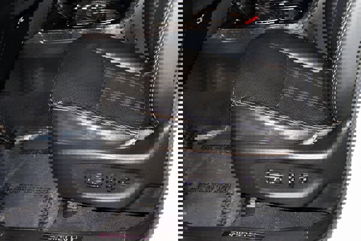 Used 2014 Kia Sorento SX w/ 3rd Row Package image 40