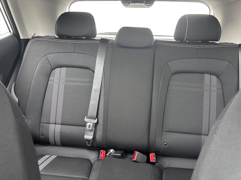 Certified 2025 Hyundai Venue SEL image 11