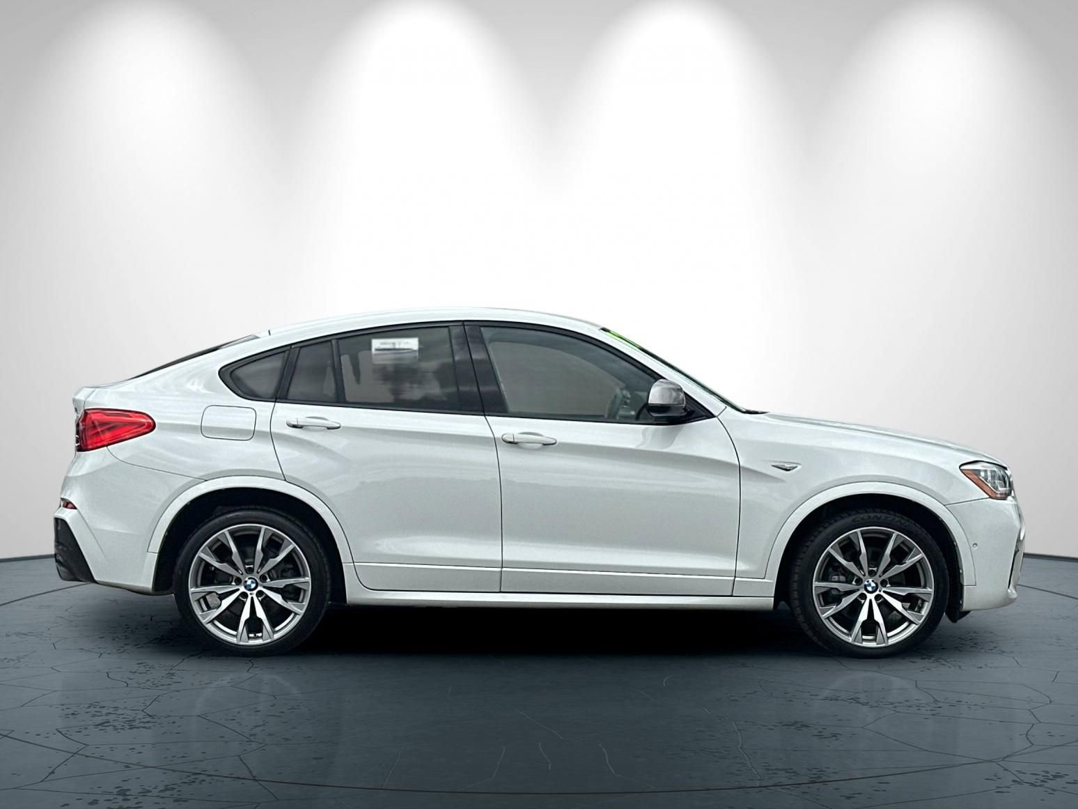 Used 2017 BMW X4 M40i AWD/4WD image 3