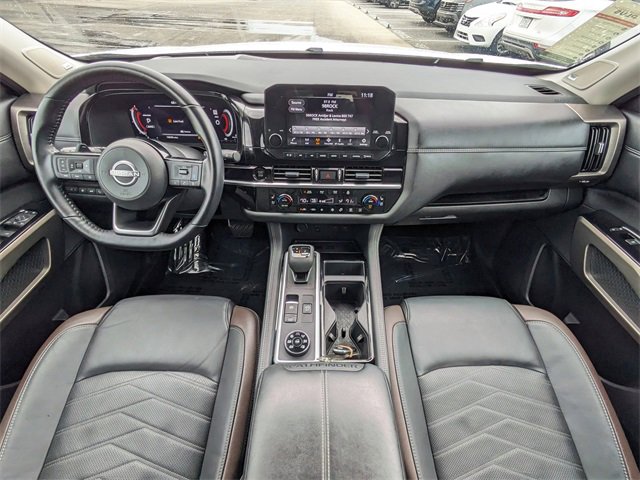 Used 2025 Nissan Pathfinder Platinum w/ Cargo Package image 17