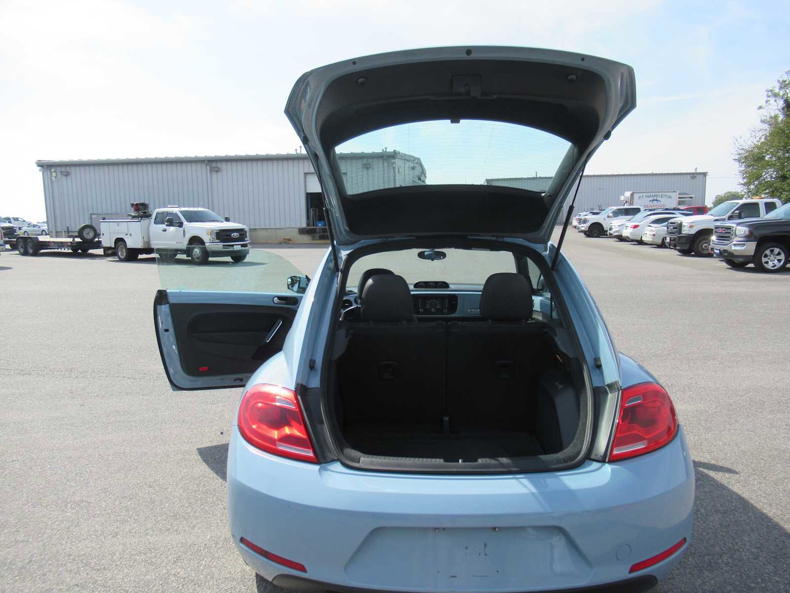Used 2013 Volkswagen Beetle TDI image 13