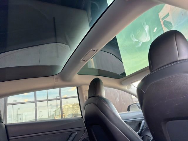 Used 2019 Tesla Model 3 Standard Range Plus image 14