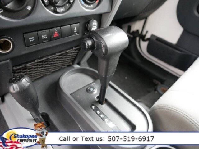 Used 2010 Jeep Wrangler Unlimited Rubicon image 17