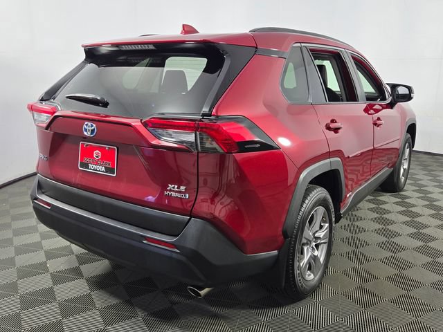Used 2022 Toyota RAV4 XLE AWD/4WD image 9