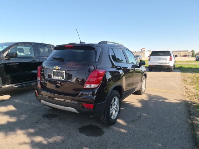 Used 2022 Chevrolet Trax LT w/ LT Convenience Package AWD/4WD image 5