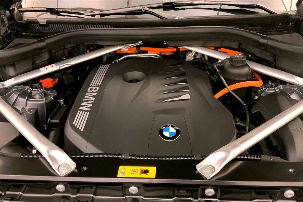 New 2026 BMW X5 xDrive50e w/ Executive Package AWD/4WD image 8