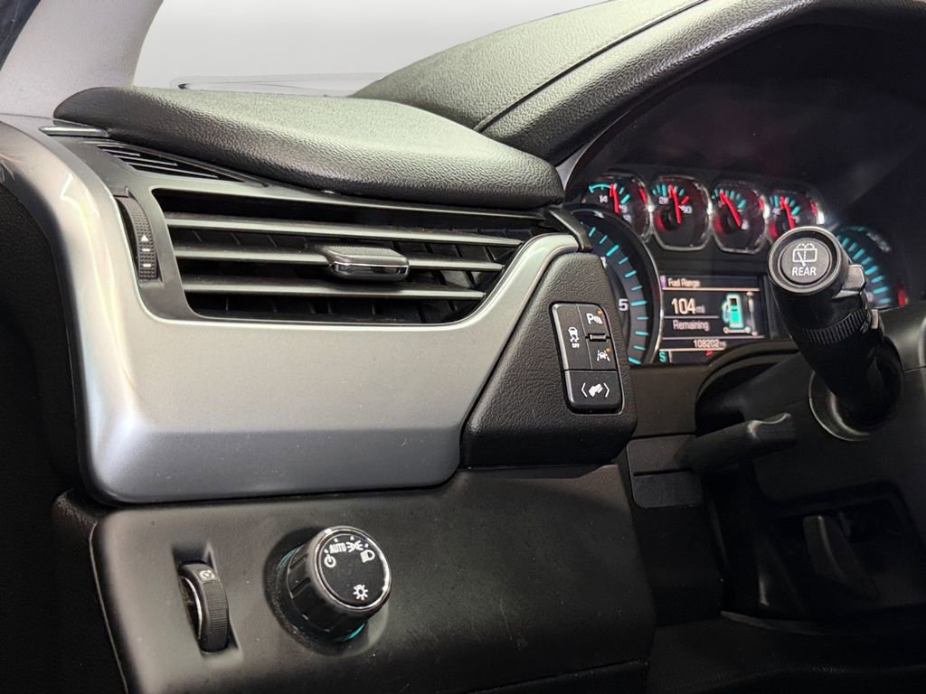 Used 2016 Chevrolet Suburban LT RWD image 18