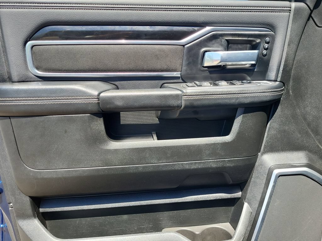 Used 2022 RAM 3500 Laramie AWD/4WD image 10