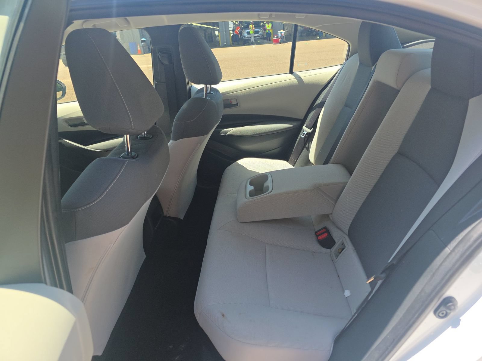 Used 2022 Toyota Corolla LE FWD image 11