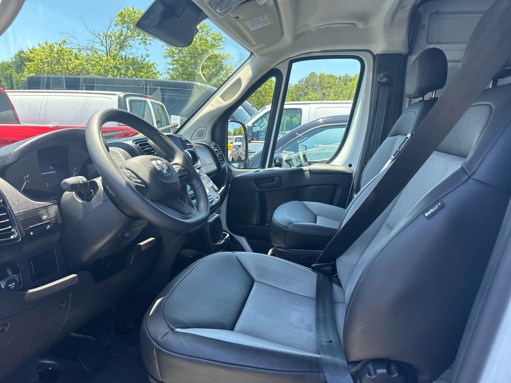 Used 2026 RAM ProMaster 2500 w/ Convenience Group FWD image 3