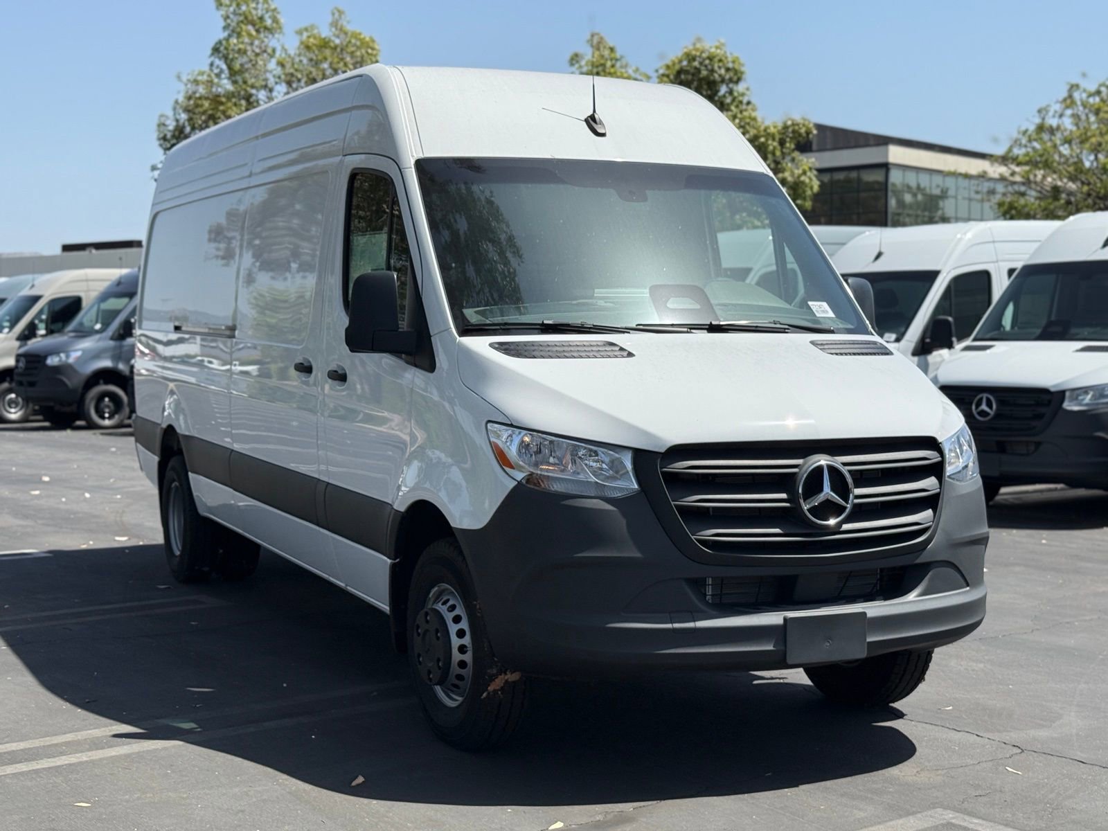 New 2025 Mercedes-Benz Sprinter 3500 image 8