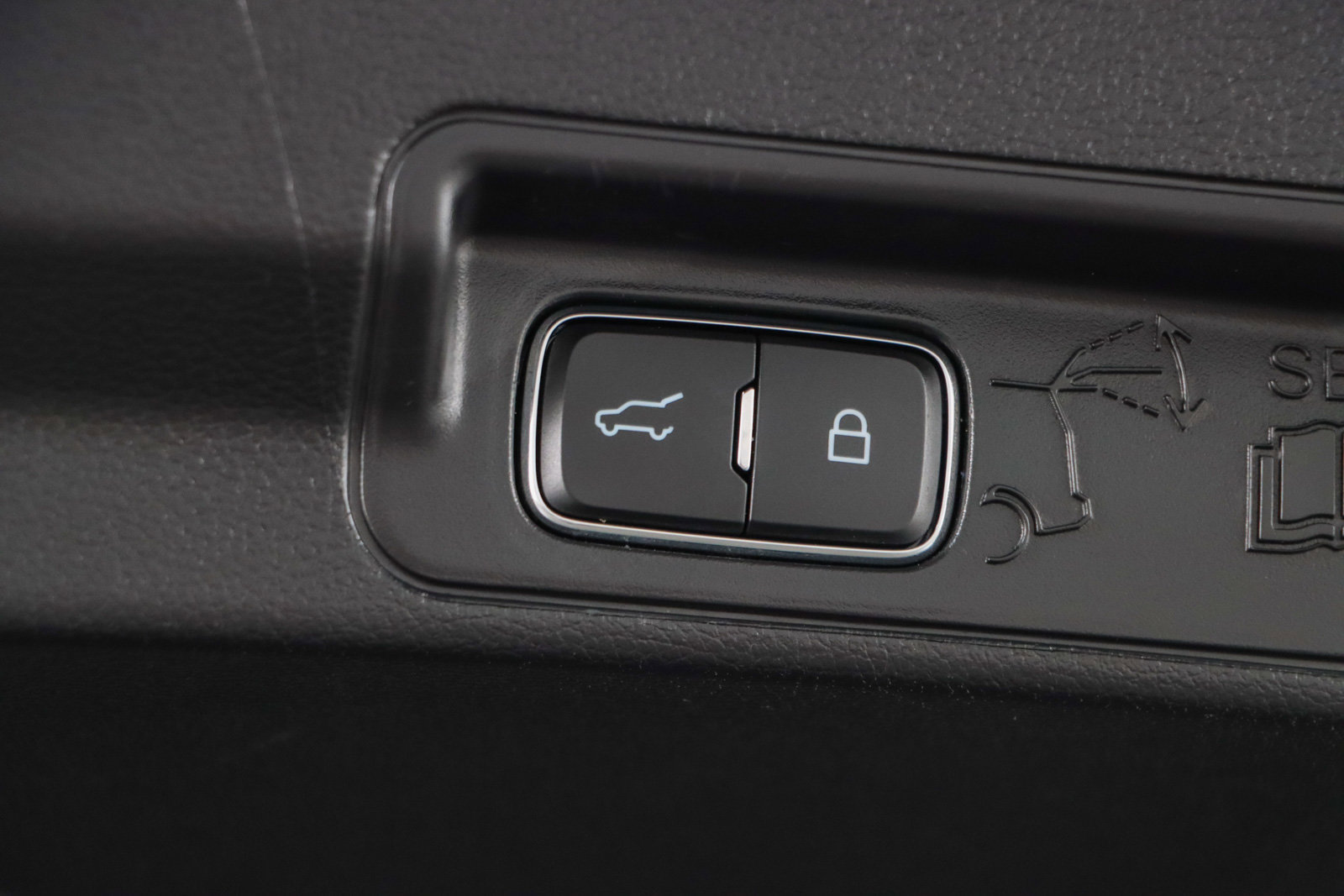 Used 2022 Ford Explorer Limited AWD/4WD image 31