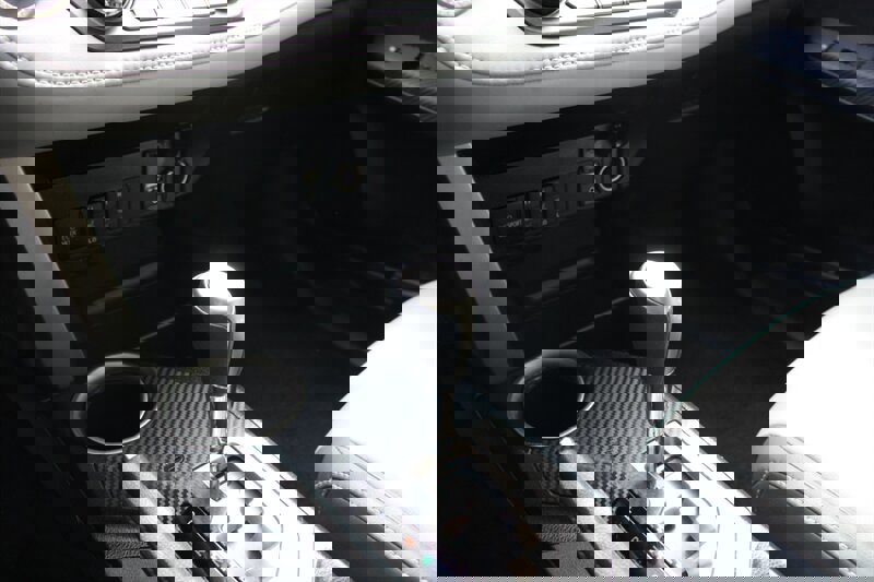 Used 2013 Toyota RAV4 Limited image 8