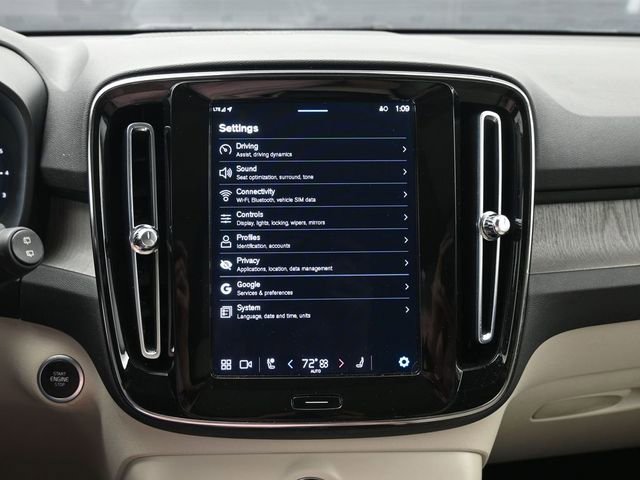 Used 2023 Volvo XC40 B5 Plus w/ Driver Assist Package image 15