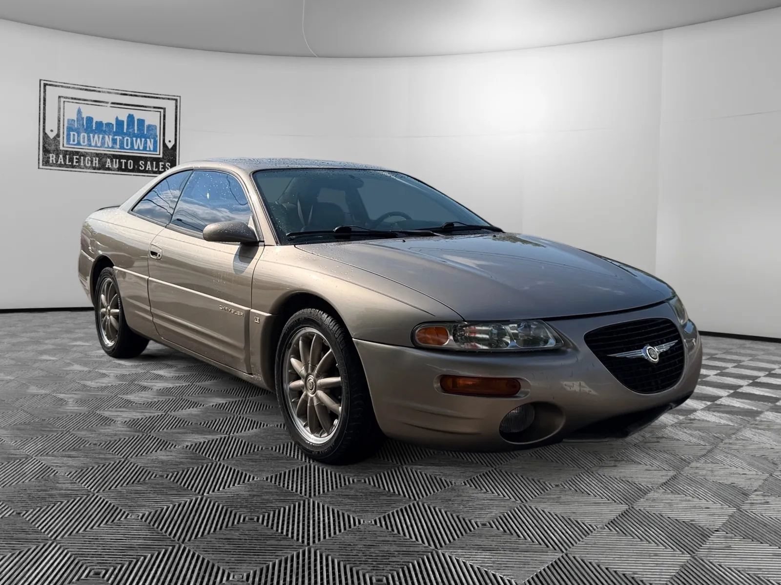 Used 1999 Chrysler Sebring LXi FWD image 3