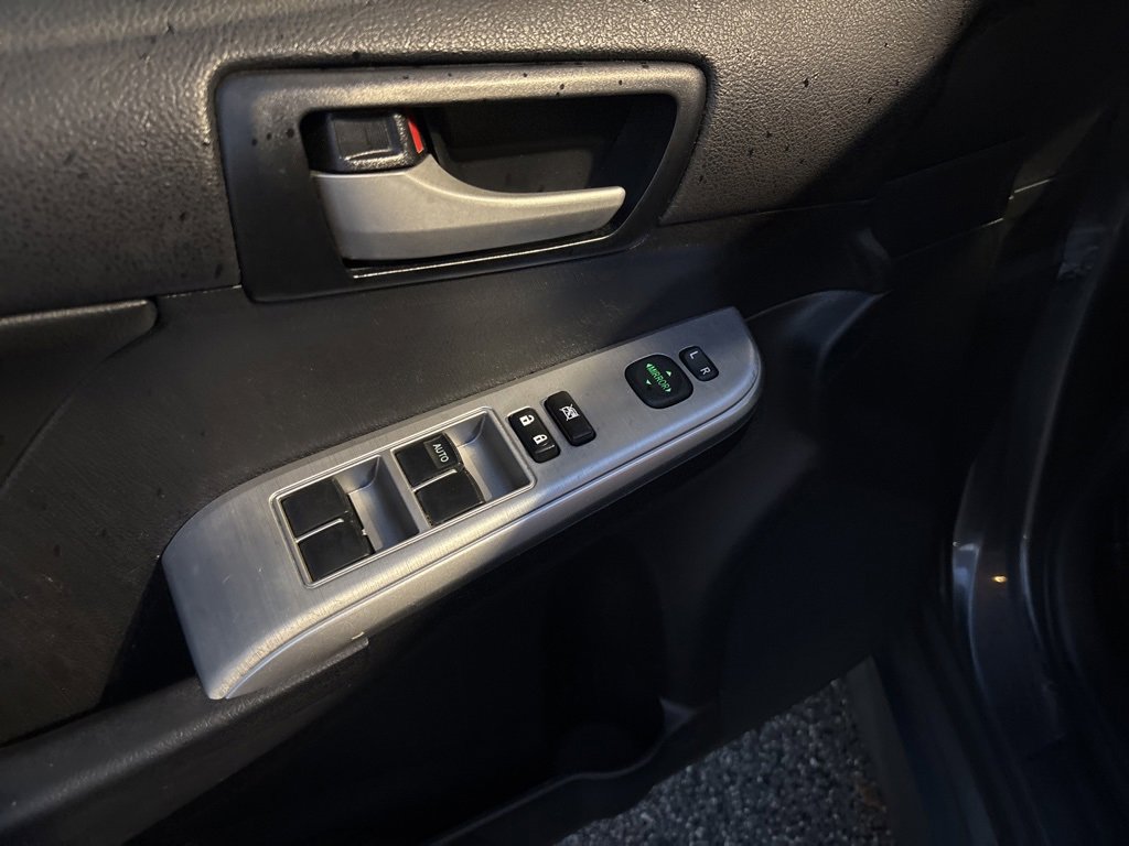 Used 2013 Toyota Camry SE image 7