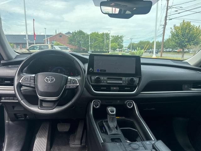 Used 2025 Toyota Grand Highlander AWD Hybrid image 15