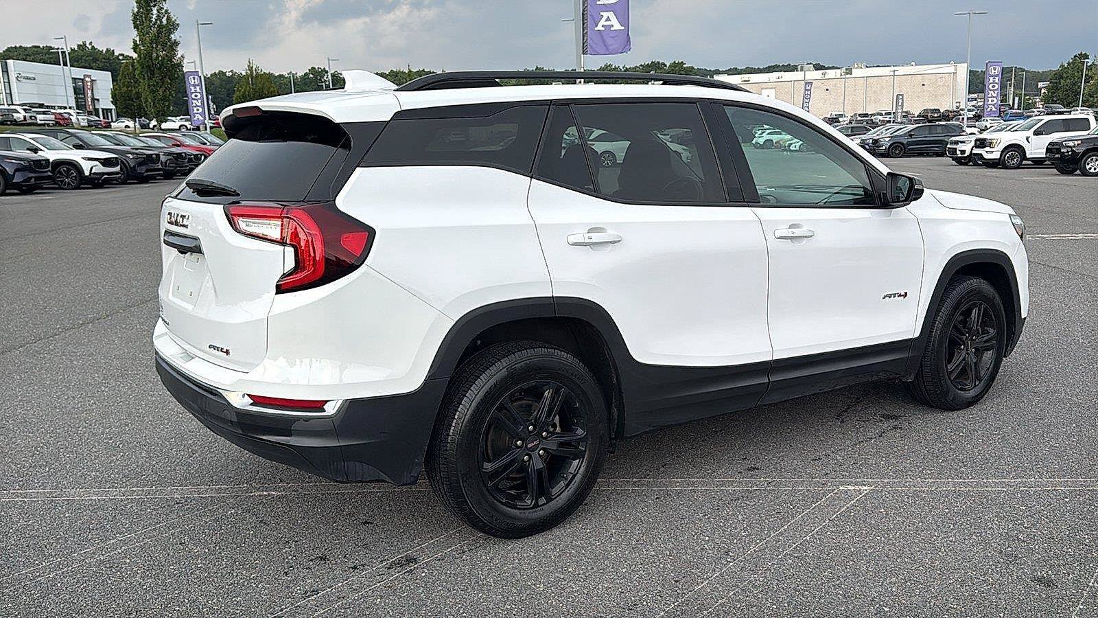 Used 2022 GMC Terrain AT4 AWD/4WD image 5