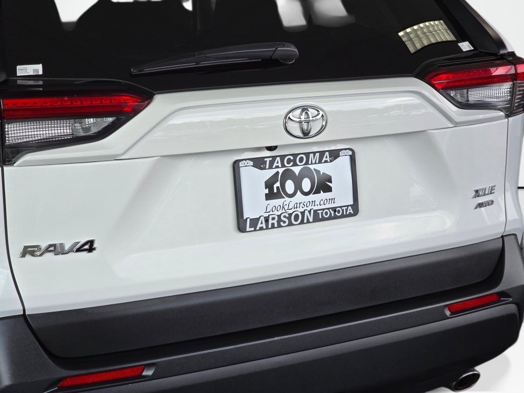 Used 2025 Toyota RAV4 XLE AWD/4WD image 13