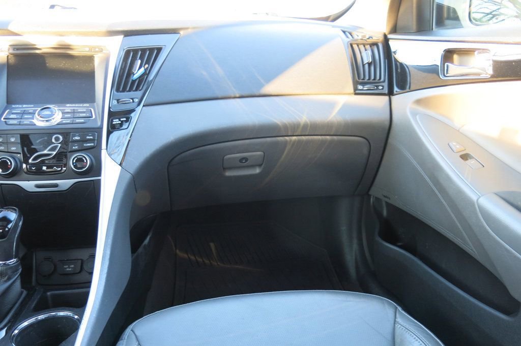 Used 2013 Hyundai Sonata Limited w/ Premium Pkg image 19