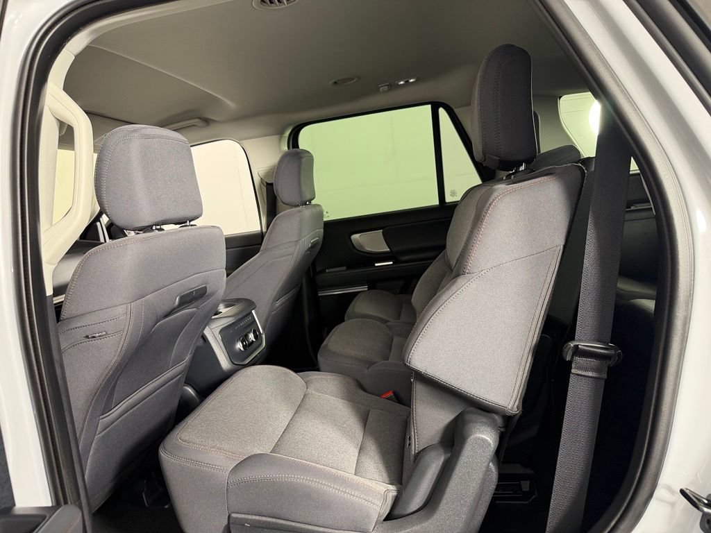 Used 2025 Ford Expedition Active AWD/4WD image 23