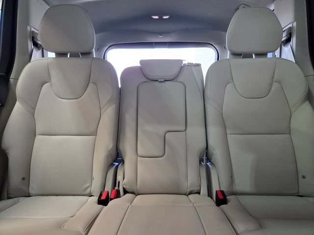 Certified 2025 Volvo XC90 B5 Plus w/ Protection Package Premier AWD/4WD image 12