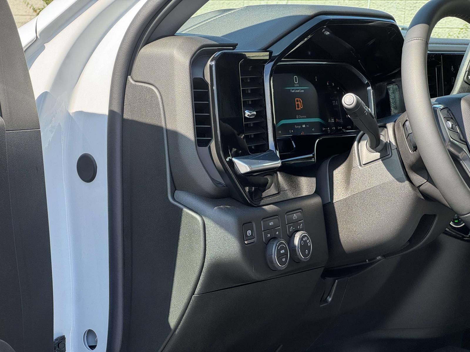 Used 2026 Chevrolet Silverado 1500 LT AWD/4WD image 18