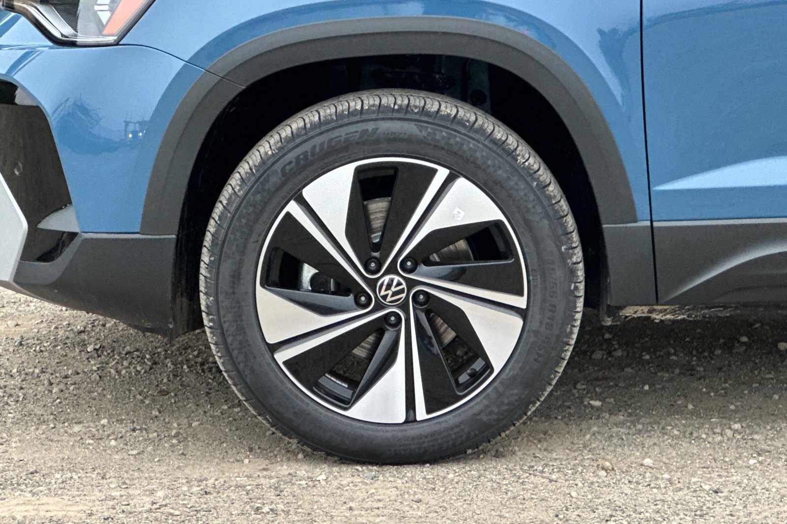 New 2026 Volkswagen Taos SE image 25