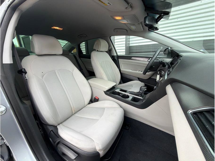 Used 2015 Hyundai Sonata Sport FWD image 4
