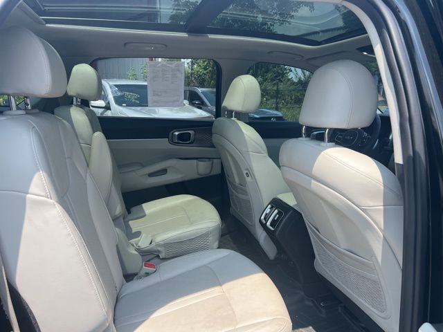 Used 2022 Kia Sorento EX w/ Panoramic Sunroof Package image 29
