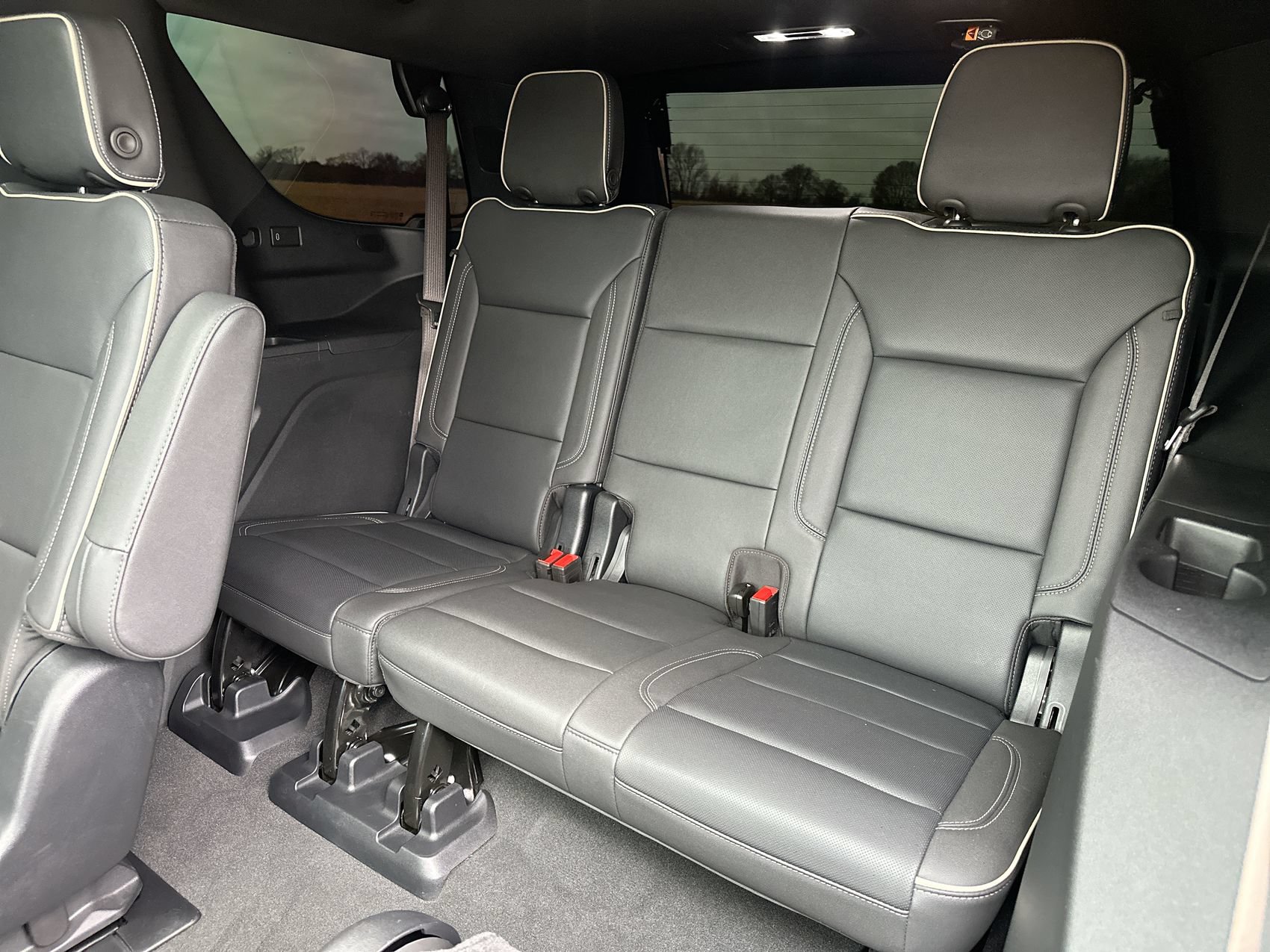 Used 2025 Chevrolet Tahoe Premier RWD image 24