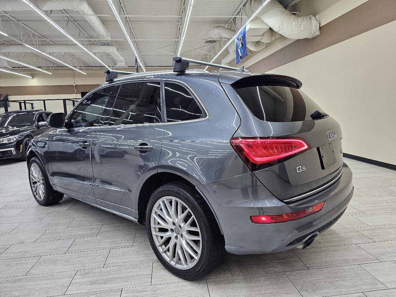 Used 2017 Audi Q5 2.0T Premium Plus w/ Technology Package AWD/4WD image 8