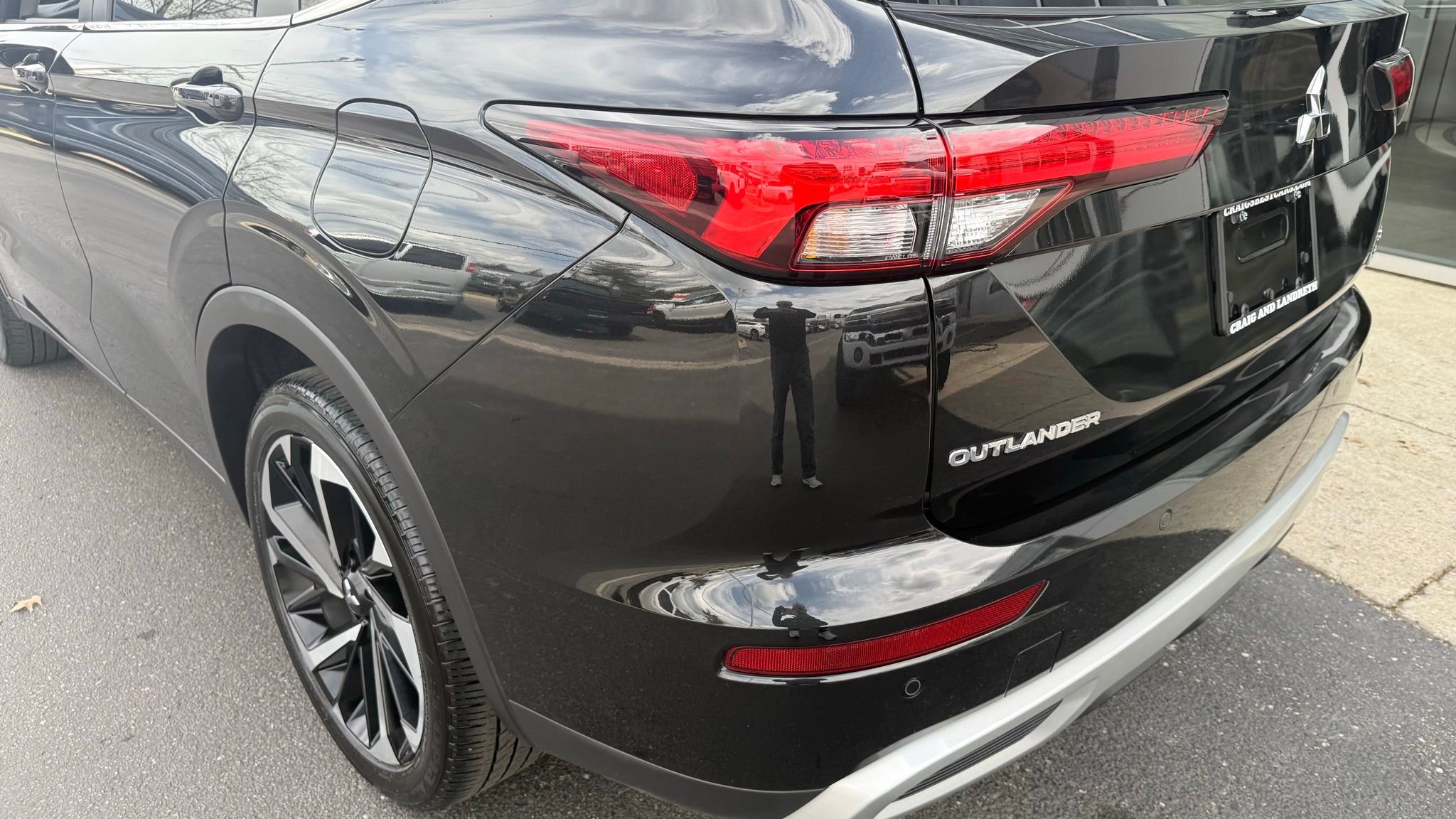 Used 2024 Mitsubishi Outlander SE image 13