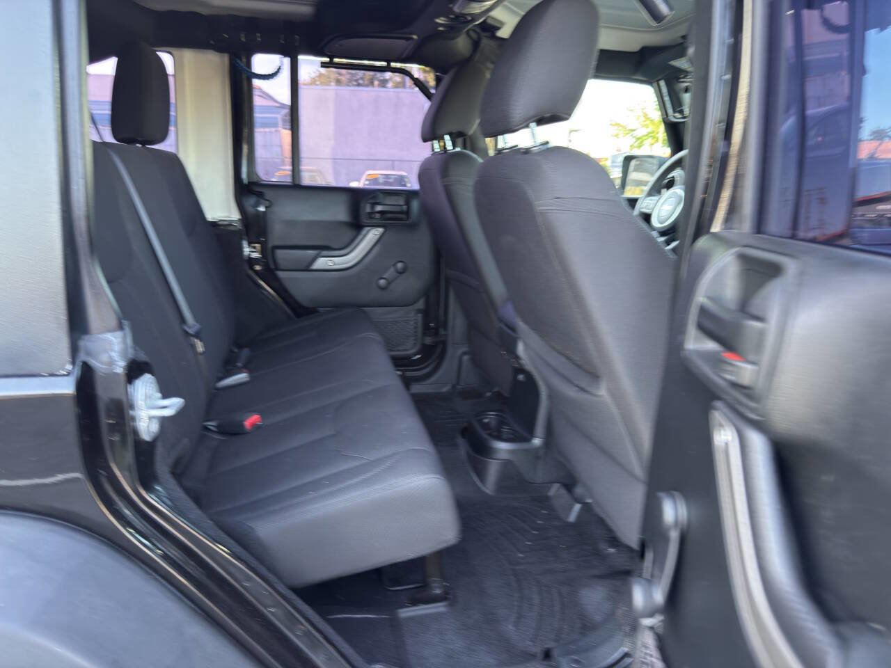 Used 2018 Jeep Wrangler Unlimited Sport w/ Mopar Black Appearance Group AWD/4WD image 13
