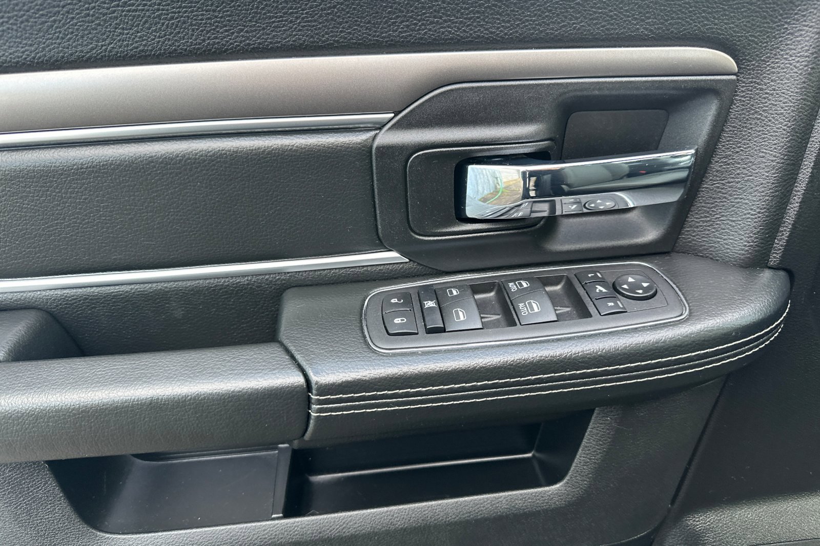 Used 2024 RAM 1500 Classic Warlock image 12