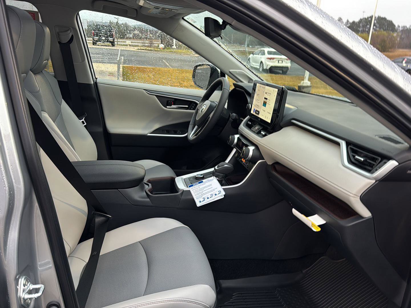 New 2025 Toyota RAV4 Limited image 10