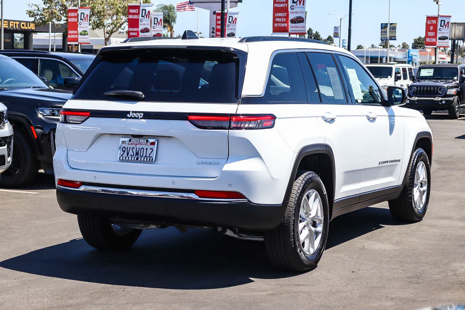 Used 2025 Jeep Grand Cherokee Laredo X RWD image 4