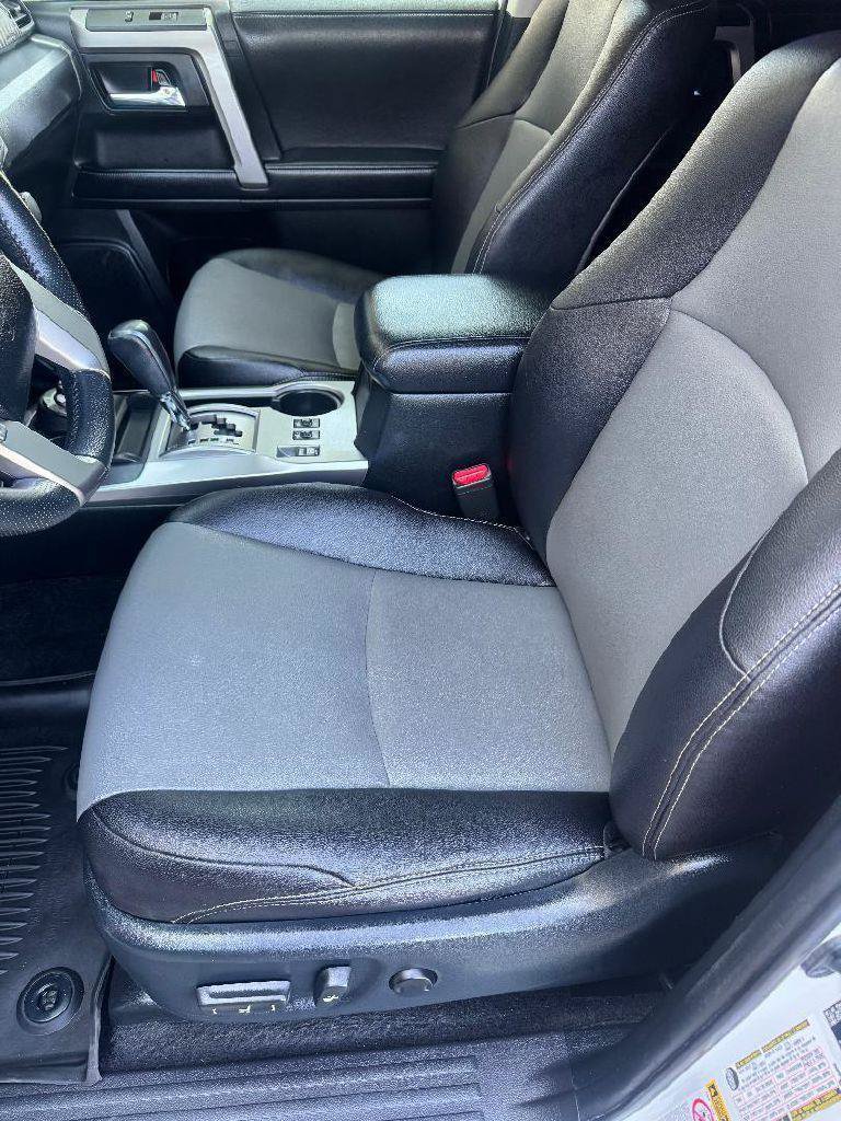 Used 2018 Toyota 4Runner SR5 Premium AWD/4WD image 27