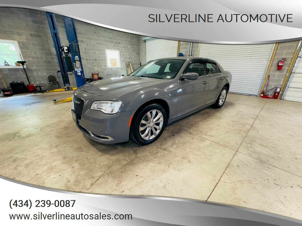 Used 2018 Chrysler 300 Touring L AWD/4WD image 1